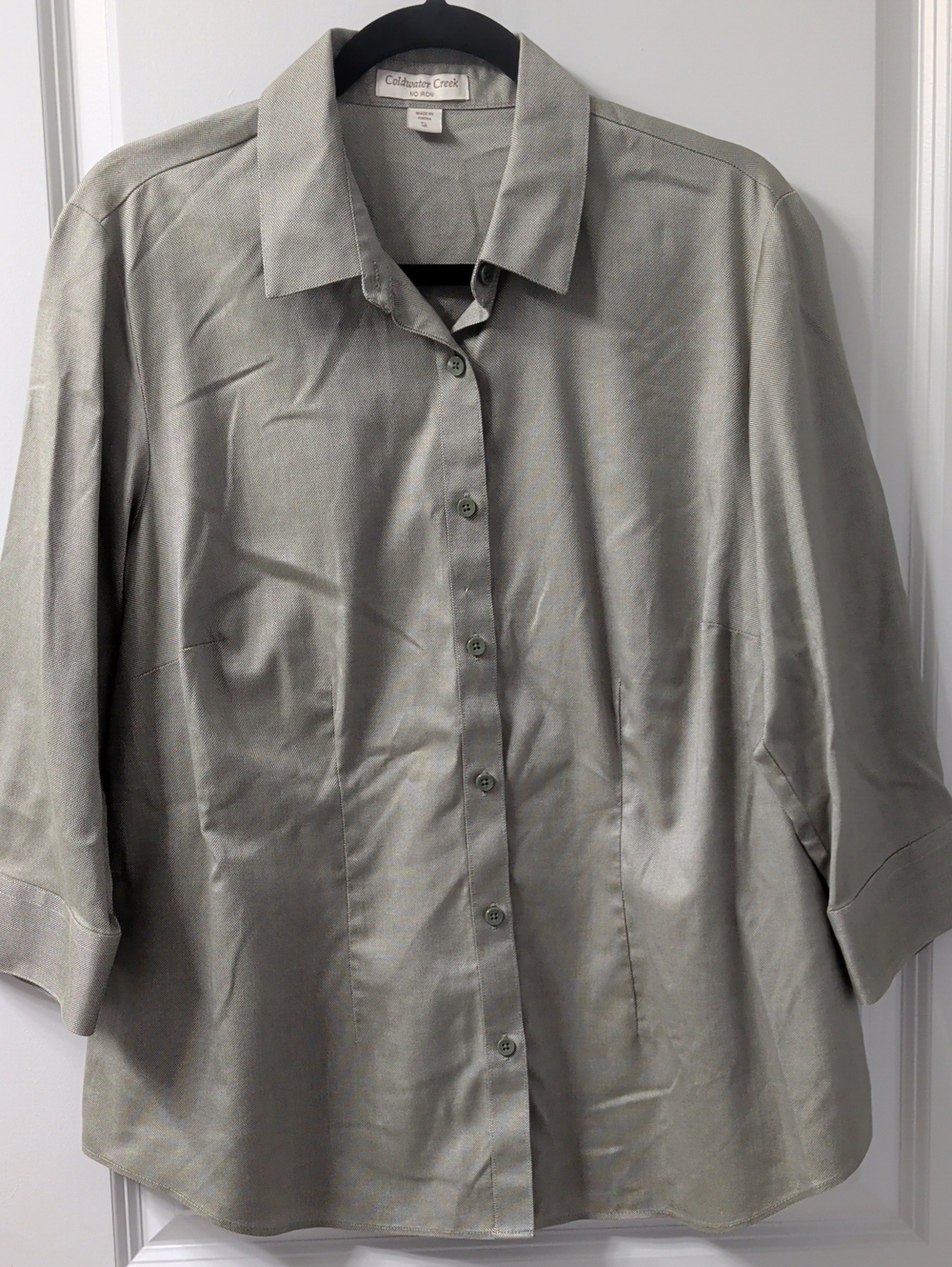 Coldwater Creek Women's Light Gray Button-Down Shirt